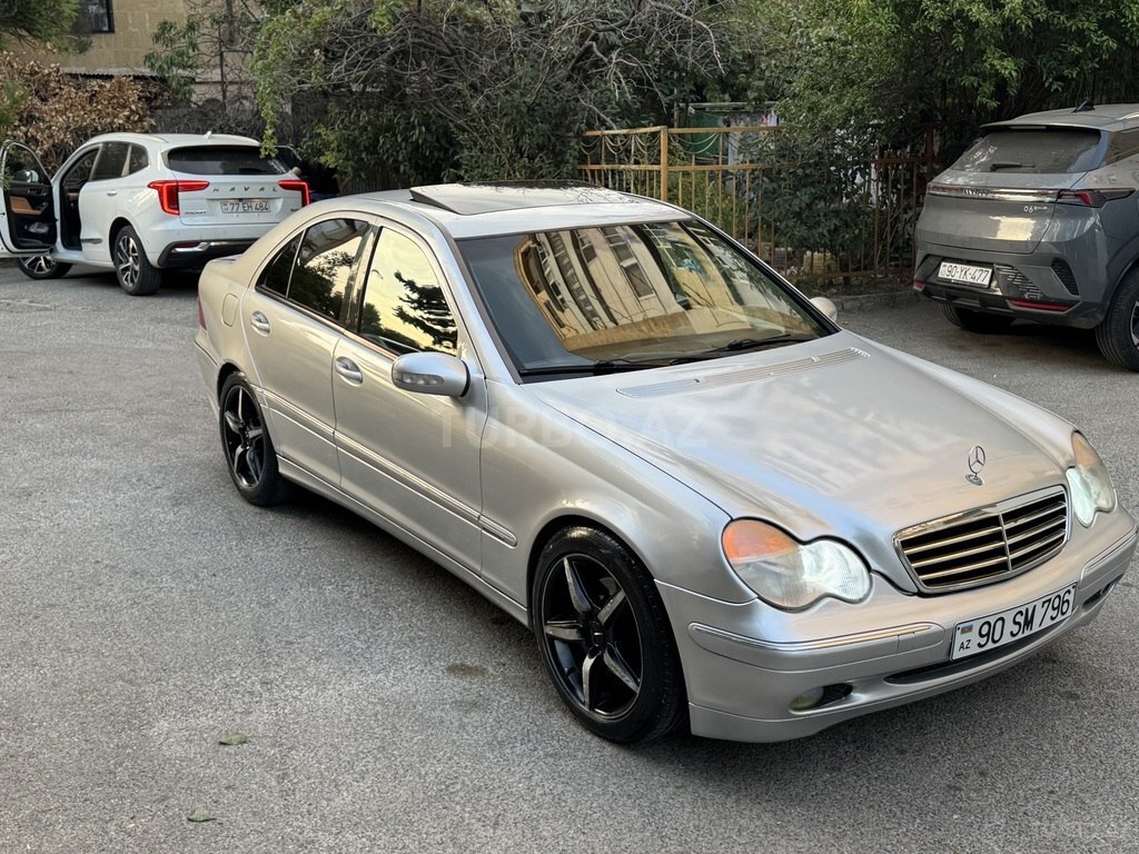 Mercedes C 240, 2.6 L, 2001 il, 324 488 km