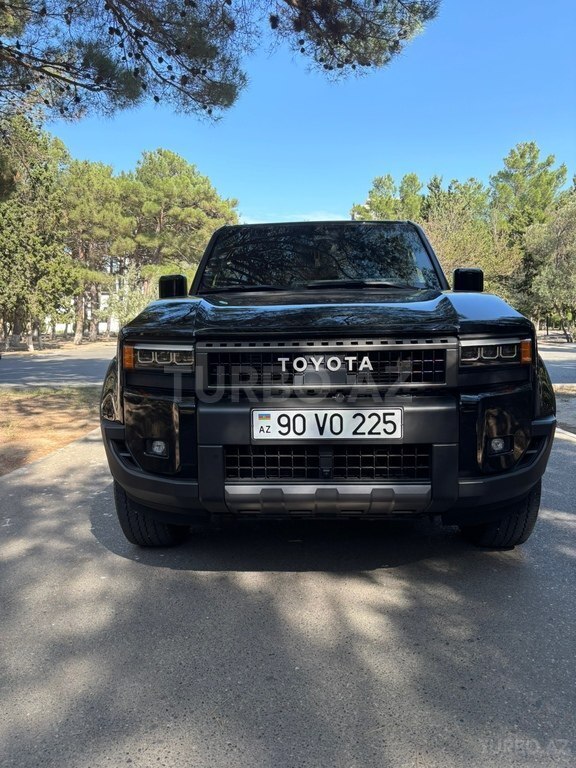Toyota Land Cruiser Prado, 2.4 L, 2024 il, 15 500 km
