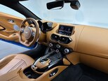 Aston Martin V8 Vantage-10