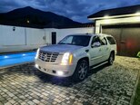 Cadillac Escalade-1