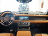 Land Rover Defender-7