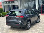 Toyota RAV4-8