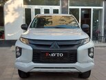 Mitsubishi L200-1