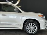 Toyota Land Cruiser-7