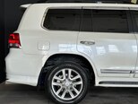 Toyota Land Cruiser-9