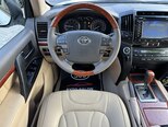 Toyota Land Cruiser-11