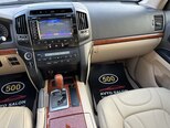 Toyota Land Cruiser-9