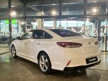 Hyundai Sonata-6