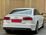 Audi A6-4