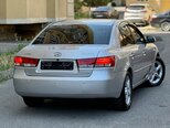 Hyundai Sonata-12