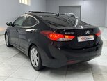 Hyundai Elantra-13