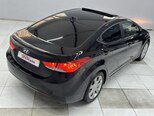 Hyundai Elantra-12