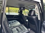 Toyota Land Cruiser-11