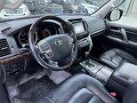 Toyota Land Cruiser-9