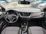Hyundai Accent-12