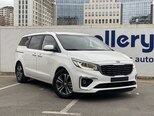 Kia Carnival-1