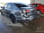Volkswagen Jetta-12
