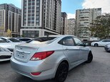 Hyundai Accent-2