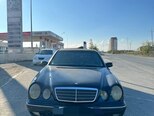 Mercedes E 220 d-1