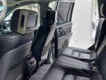 Toyota Land Cruiser-9