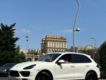 Porsche Cayenne Turbo S-7