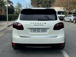 Porsche Cayenne Turbo S-10