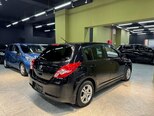 Nissan Tiida-11