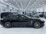 Porsche Panamera-4