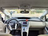 Toyota Prius-12