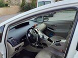 Toyota Prius-13