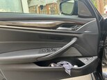 BMW 530e-10