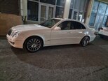 Mercedes E 300-13