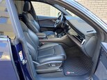 Audi Q8-8