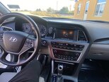 Hyundai Sonata-12