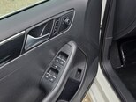 Volkswagen Jetta-8