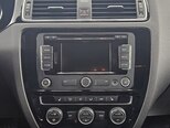 Volkswagen Jetta-12