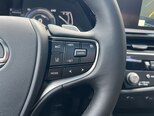 Lexus ES 300h-12