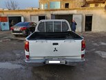Mitsubishi L200-2