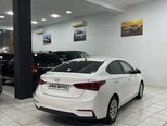 Hyundai Accent-2