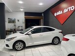 Hyundai Accent-11