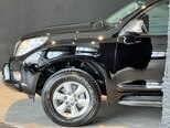 Toyota Land Cruiser Prado-5