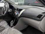 Hyundai Accent-15