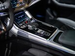 Audi Q8-13