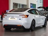 Tesla Model 3-5