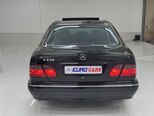 Mercedes E 240-4