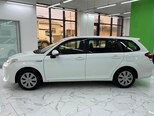 Toyota Corolla Fielder-5