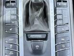 Porsche Macan-15
