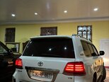 Toyota Land Cruiser-7