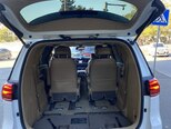 Kia Carnival-13