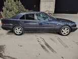 Mercedes E 220 d-3